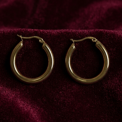 Créoles Nora dorées larges légères acier inoxydable ; Bellora Bijoux Strasbourg